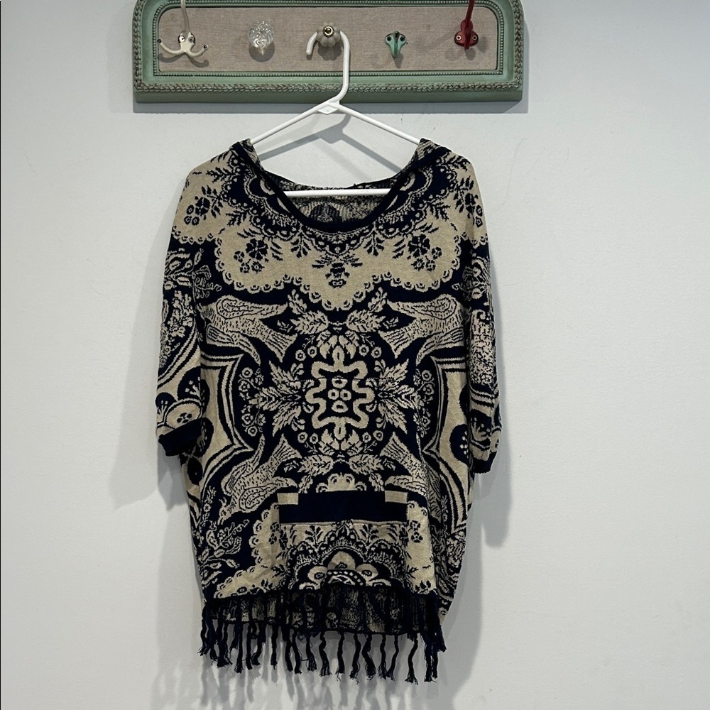 Chaser sample fringe hoodie poncho English tea time sweater navy cream new